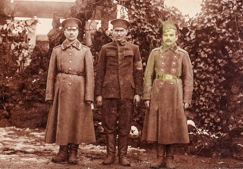 François Peremarty en compagnie de soldats russes