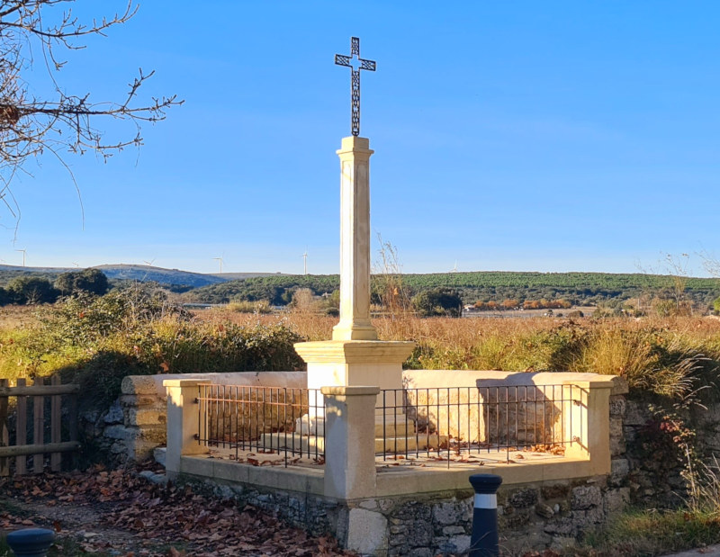 Calvaire route de Cournonsec